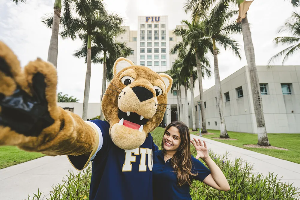 Roary and Fabiana take a selfie